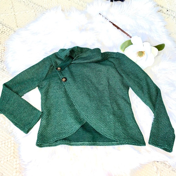 Sweaters - Green Cropped Sweater
